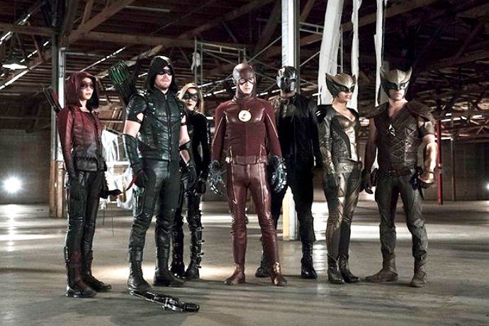 First Photo of 'Arrow' / 'The Flash' Crossover Features New Heroes