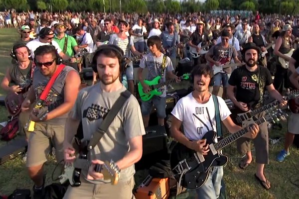 Foo Fighters Promises Cesena Gig After 1,000 People's Cover of 'Learn to Fly' Went Viral