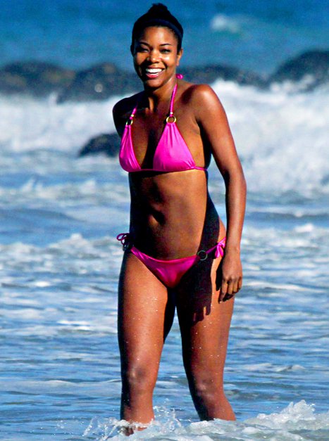 gabrielle union 39 s bottoms almost come undone at the bun chart