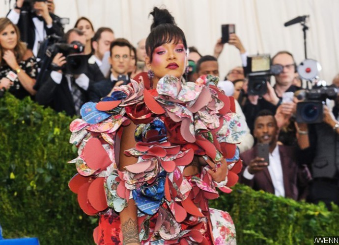 Gaining 25 Pounds, Rihanna Now in 'Diet Hell'