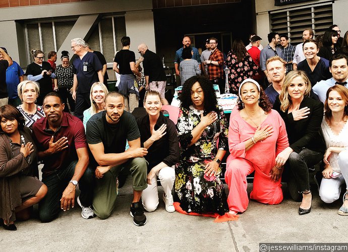 Shonda Rhimes and 'Grey's Anatomy' Cast Taking a Knee on Set to Support NFL Players