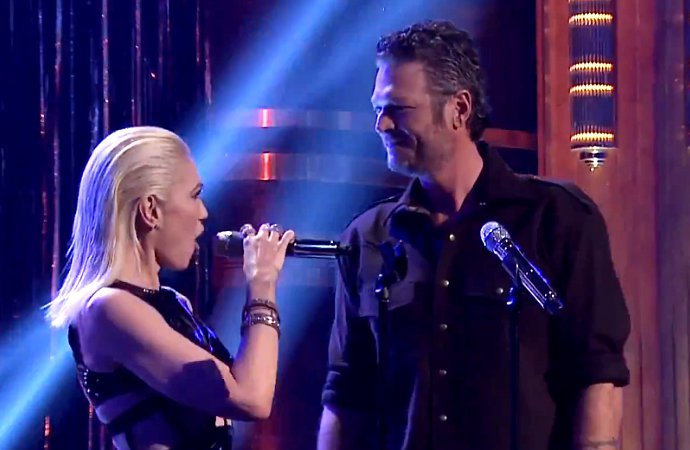 Gwen Stefani and Blake Shelton Sing 'Hotline Bling' on 'Tonight Show'