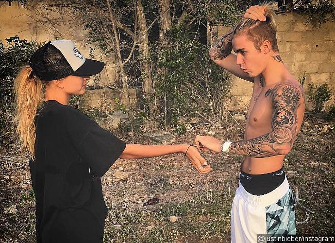 Hailey Baldwin Goes On A Vacation With Justin Bieber