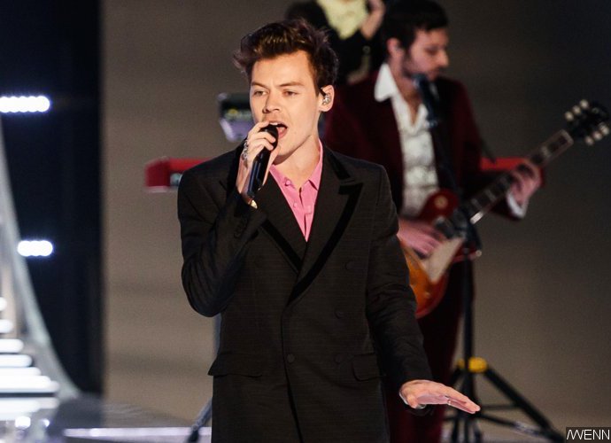 Harry Styles Performs at Victoria's Secret Fashion Show Alongside Three Ex-Girlfriends