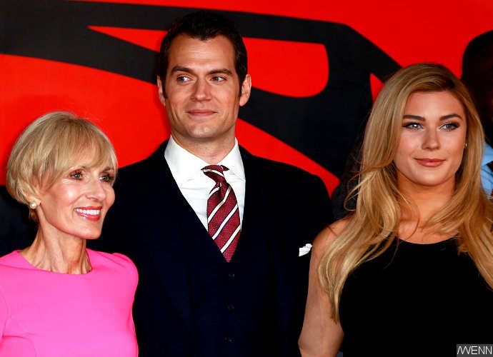 Henry Cavill Poses With 19-Year-Old Girlfriend at 'Batman v Superman' London Premiere
