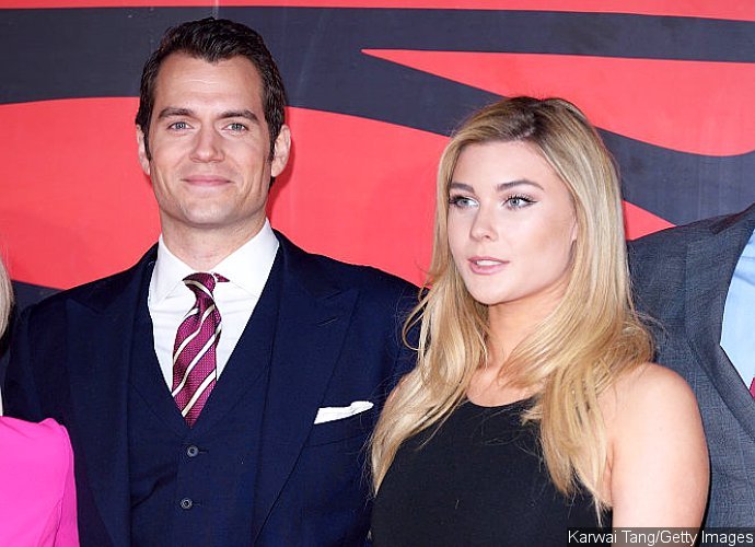Henry Cavill Makes Red Carpet Debut With 19-Year-Old Girlfriend at Oscars  Party