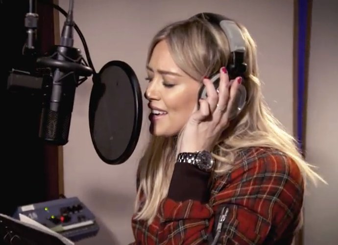 Hilary Duff Turns Fleetwood Mac S Little Lies Into A Dancefloor