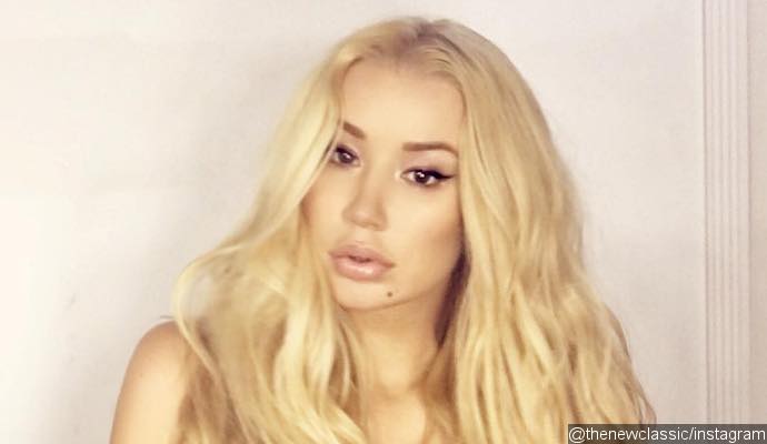 Racy! Iggy Azalea Goes Topless in New Selfies