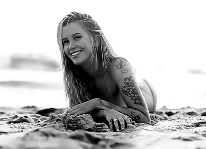 Model Ireland Baldwin Strips Off for Sizzling Beach Photo 