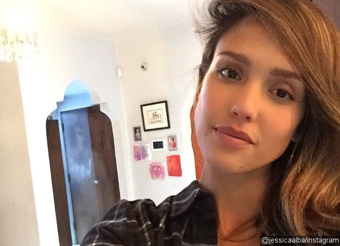 Is That a Ghost? Jessica Alba Shares Selfie With 'Supernatural Being'