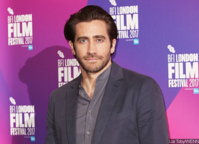Jake Gyllenhaal Wants to Play Batman, Warner Bros. Hesitates
