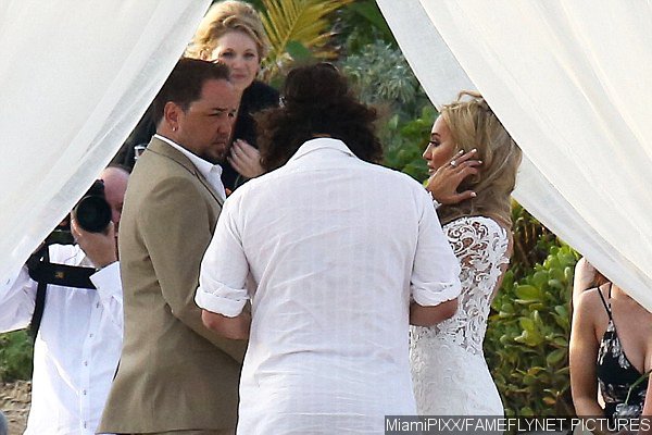 Jason Aldean and Brittany Kerr's Mexico Wedding Photos Surfaced Online