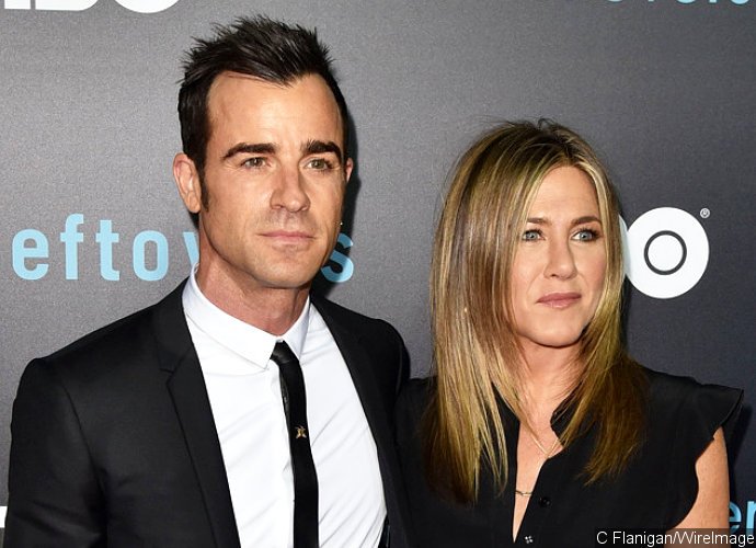 Jennifer Aniston and Justin Theroux Make 1st Public Appearance as Married Couple
