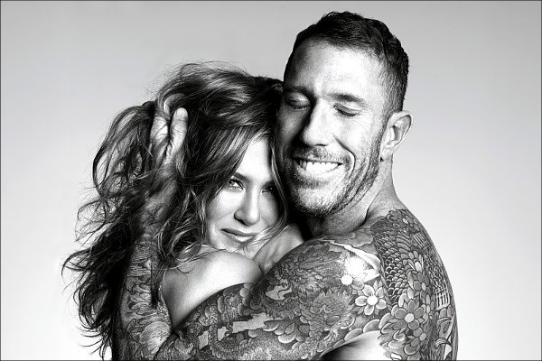 Jennifer Aniston Goes Topless for Allure, Talks 'Unfair' Pressure to Have Kids