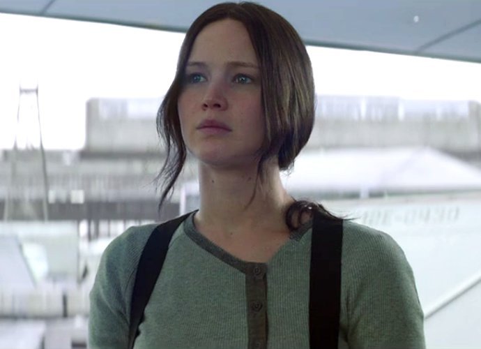 Jennifer Lawrence Leads Combat in 'Mockingjay, Part 2' First Clip