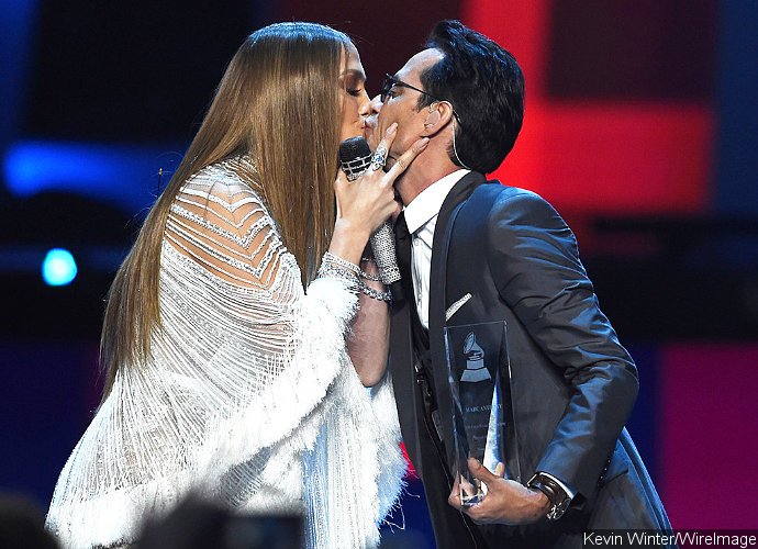 Jennifer Lopez Plants a Kiss on Ex Marc Anthony's Lips at 2016 Latin Grammys