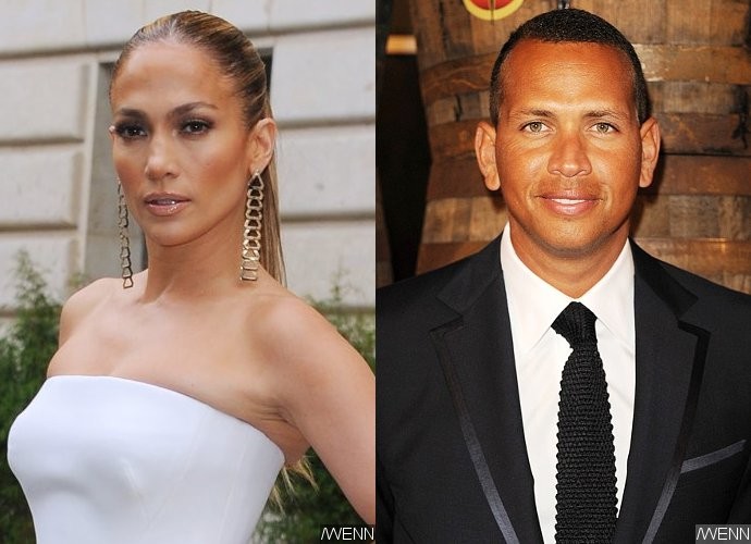 Jennifer Lopez Shares Intimate Photo With Alex Rodriguez From Their Weekend