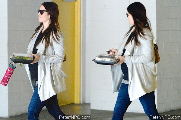 Jessica Biel Shows Off Her Big Baby Bump While Grabbing Salad for Lunch