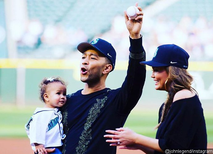 John Legend and Chrissy Teigen's Daughter Luna Throws Cutest First Pitch at Mariners Game