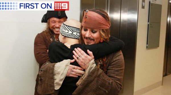 Johnny Depp Makes Surprise Visit to Children's Hospital Dressed as Jack Sparrow