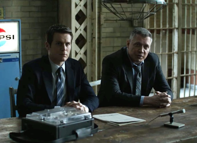 Jonathan Groff Meets Coed Killer in New 'Mindhunter' Trailer