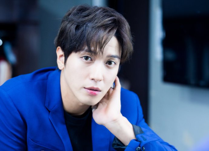 CN Blue's Jung Yong Hwa Apologizes as He's Investigated for Grad School Acceptance Issue