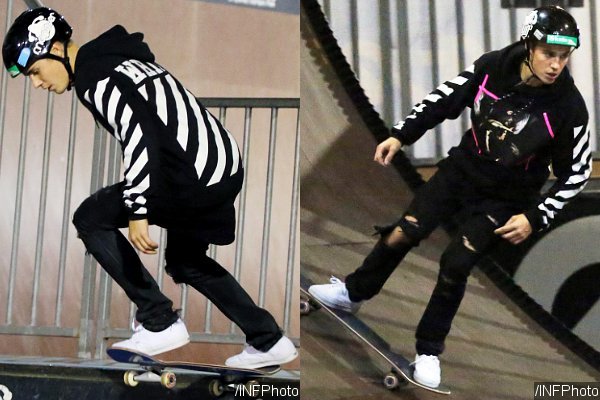 Justin Bieber Enjoys Late Night Skate in Sydney