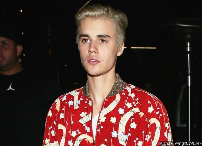Justin Bieber Gets Flirty With Mystery Bikini-Clad Babe in Dubai