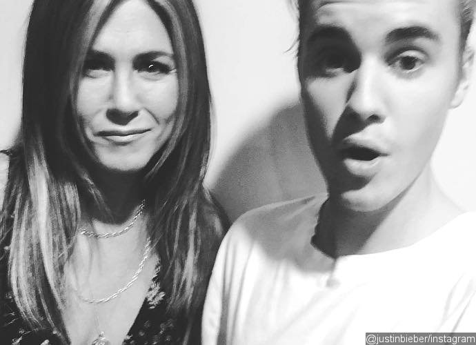 Justin Bieber Posts Selfie With Jennifer Aniston After Dishing on Tough Romance With Selena Gomez