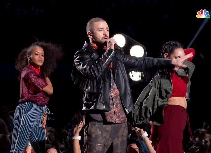 Justin Timberlake Performs Classic Hits and Pays Tribute to Prince at Super Bowl LII's Halftime Show