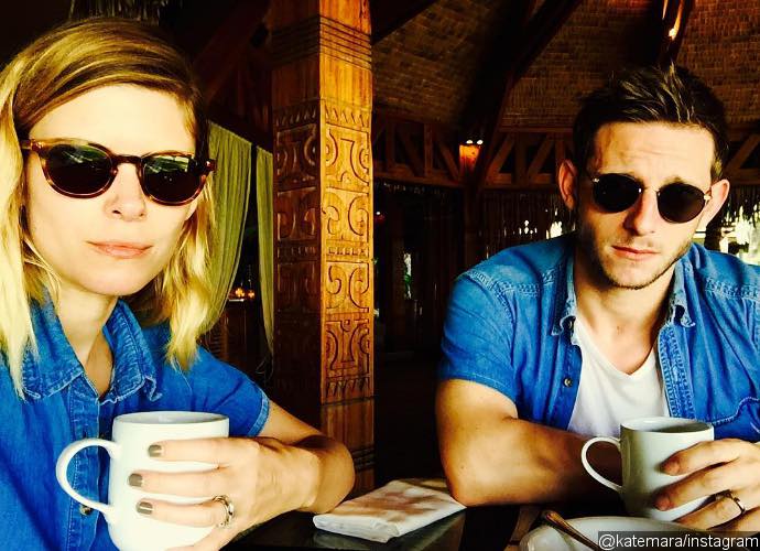 Newlyweds Kate Mara and Jamie Bell Flaunt Wedding Rings in Cute Pic