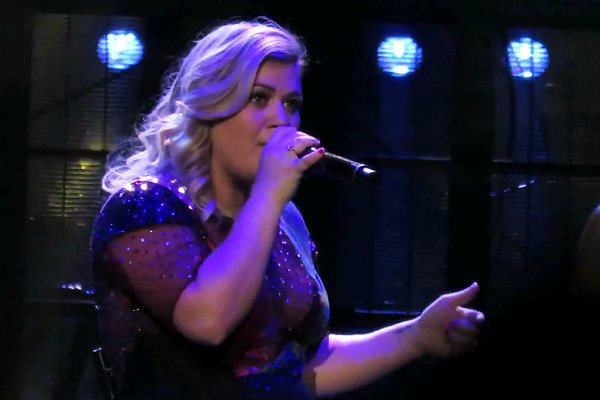 Kelly Clarkson Covers 'Cool for the Summer' for Demi Lovato's 23rd Birthday