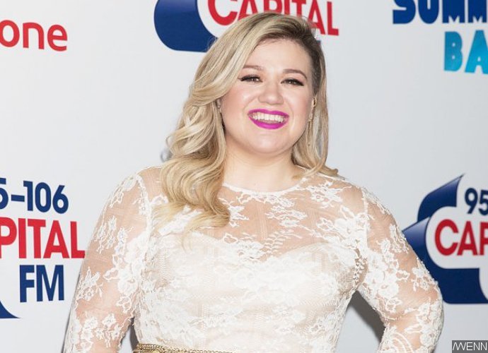 Kelly Clarkson Reveals How Cancer Scare Ruined Her First Grammys