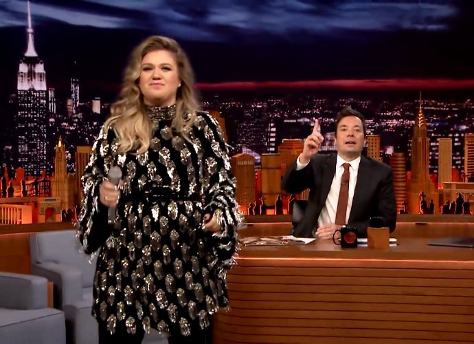 Watch Kelly Clarkson Sing 'Since U Been Gone' Backwards on 'Tonight Show'