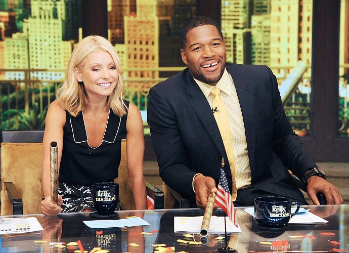 Kelly Ripa Confirms She'll Return to 'Live!' on Tuesday After Standoff With ABC. Calling a Truce?
