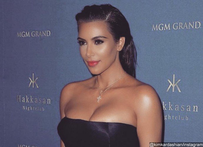 Despite Chipped Tooth and Skin Rash, Kim Kardashian Has Lots of Fun at Las Vegas Party