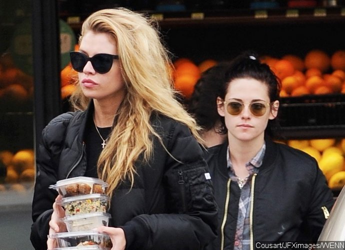 Kristen Stewart Fights Back After Her Nude Photos With GF Stella Maxwell Leaked
