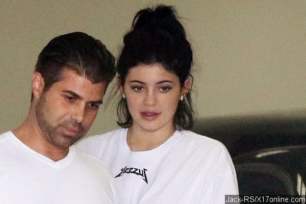 Kylie Jenner Almost Unrecognizable Without Makeup on Low-Key Outing