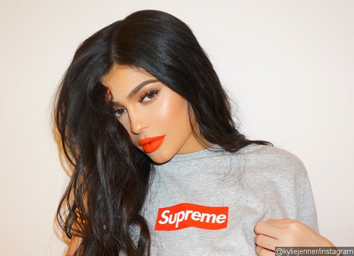 Will Kylie Jenner Announce Her Pregnancy on Christmas Day?