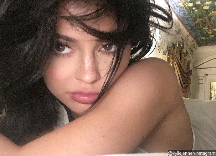 Kylie Jenner Goes Au Natural in Rare Makeup-Free Selfie