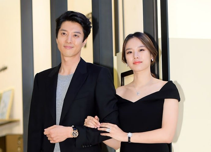 Lee Dong Gun And Jo Yoon Hee