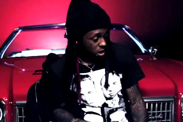 Lil Wayne Premieres 'HollyWeezy' Music Video