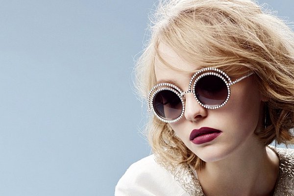 Johnny Depp's Daughter Lily-Rose Becomes New Face of Chanel
