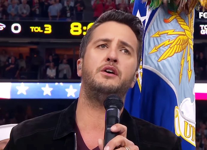 Luke Bryan Delivers Impressive Performance of 'The Star-Spangled Banner' at Super Bowl LI