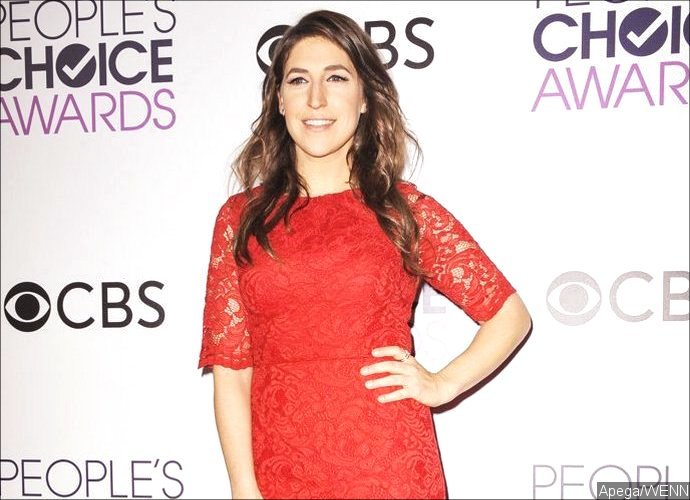 Mayim Bialik Apologizes Over Her Controversial Remarks on Harvey Weinstein Scandal