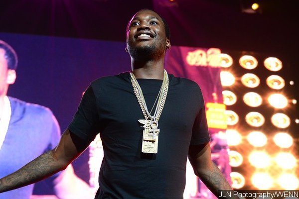 Meek Mill Fires Back at Drake With His Own Diss Track 'Wanna Know'