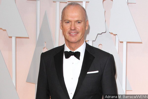 Michael Keaton Caught on Camera Putting Away His Oscar Acceptance Speech After Losing