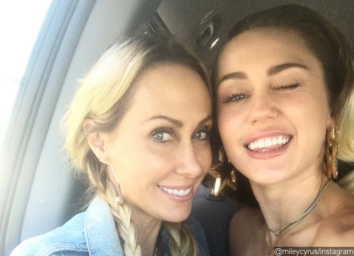 miley cyrus and family to replace the kardashians on new keeping up with the kardashians ratings chart