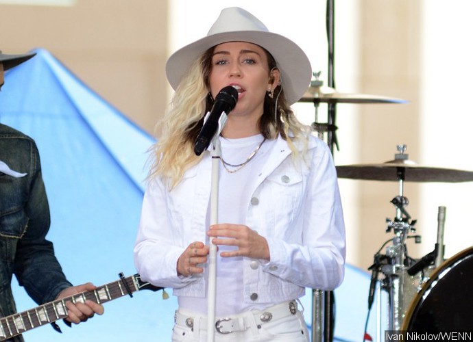 Miley Cyrus Cries as She Donates Half a Million Dollars to Hurricane Harvey Relief