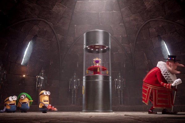 Minions Try to Steal Queen Elizabeth's Crown in New Trailer